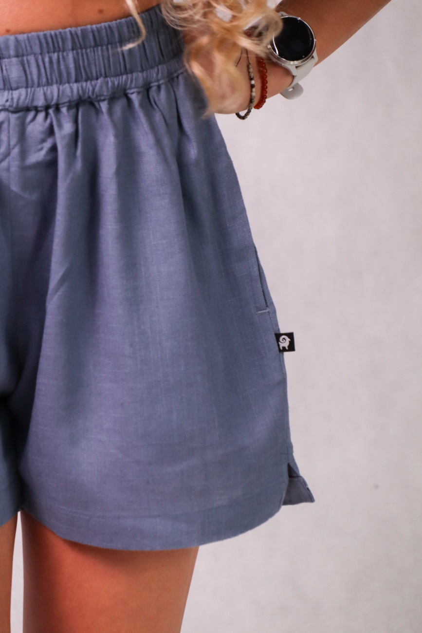 Krótkie spodenki damskie z bawełny, lnu i wiskozy, niebieskie - obrazek 5