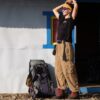 Damskie spodnie parachute z odpinanymi nogawkami - piaskowe