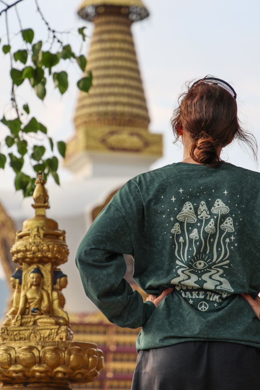 Longsleeve oversize Good Things Take Time – zielony marmur