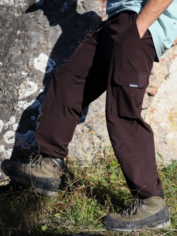 0E3A0412 Spodnie trekkingowe lekkie i szybkoschnące - czekoladowe