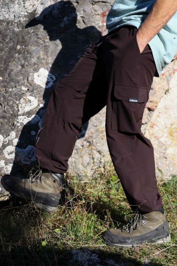 0E3A0412 Spodnie trekkingowe lekkie i szybkoschnące - czekoladowe